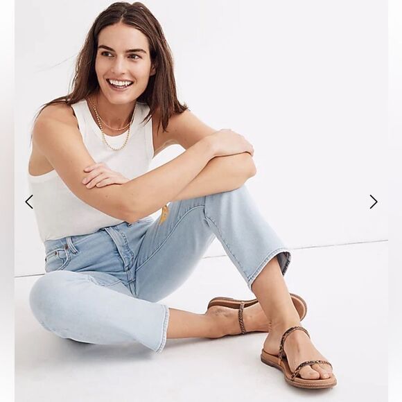 Madewell Mid-Rise Classic Straight Jeans in Wellingfora Wash Knee-Rip Edition 25 - Picture 5 of 15